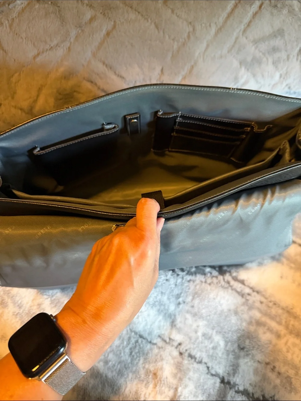 Kenneth Cole Black Pebbled Leather Messenger Computer Bag